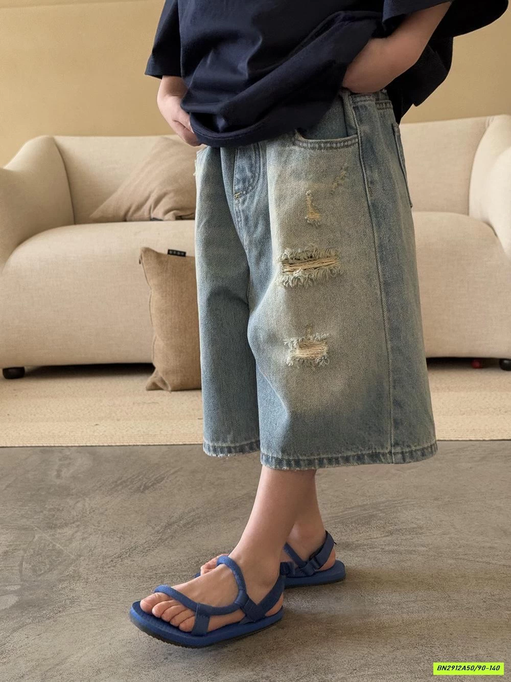 JEANS LỬNG RÁCH GỐI BẠC MÀU