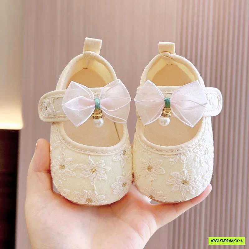 GIÀY TẬP ĐI THÊU HOA NHÍ