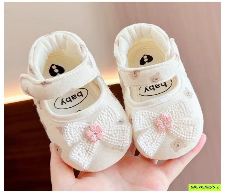 GIÀY TẬP ĐI HOA NHÍ GẮN NƠ