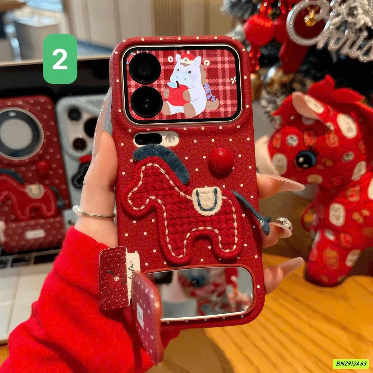 ỐP NGỰA CHẤM BI