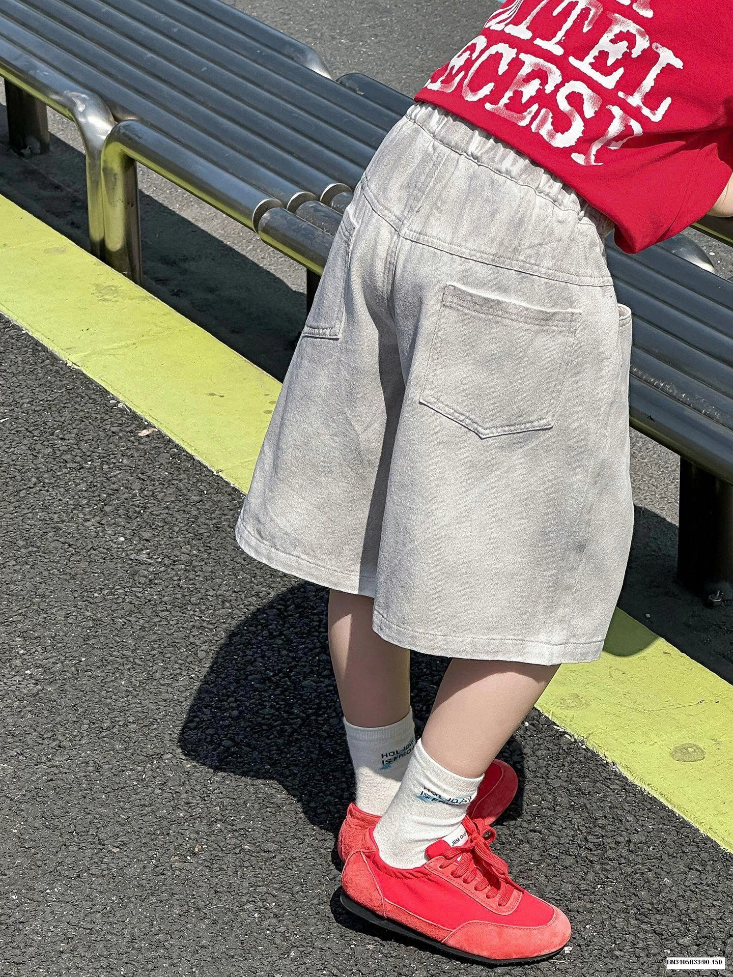 SÉT ÁO THUN ĐỎ QUẦN XÁM IN CHỮ