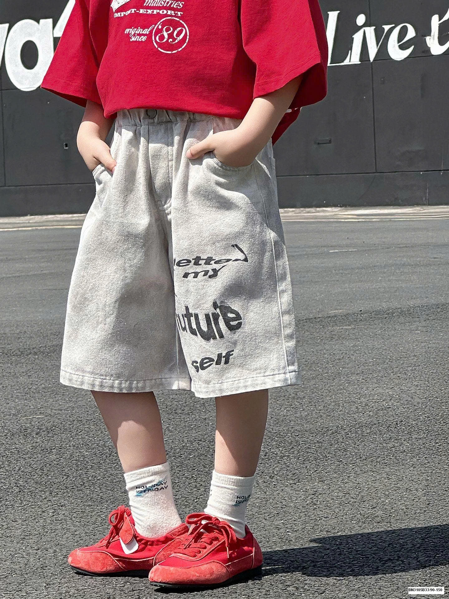 SÉT ÁO THUN ĐỎ QUẦN XÁM IN CHỮ