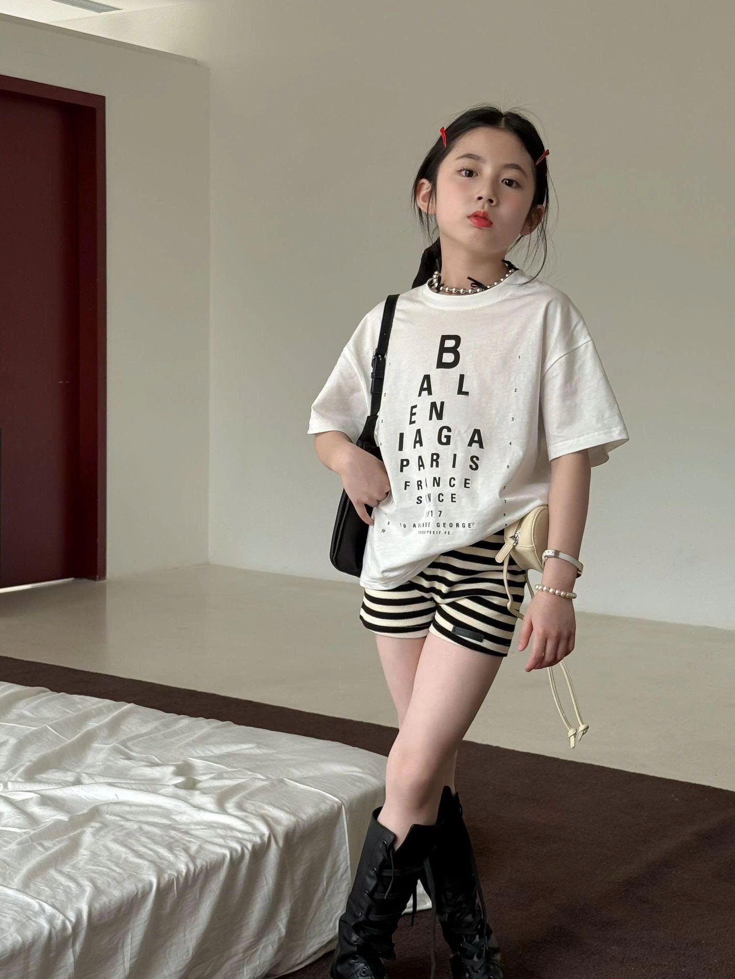 SET ÁO THUN CHỮ CÁI  QUẦN SHORT KẺ NGANG