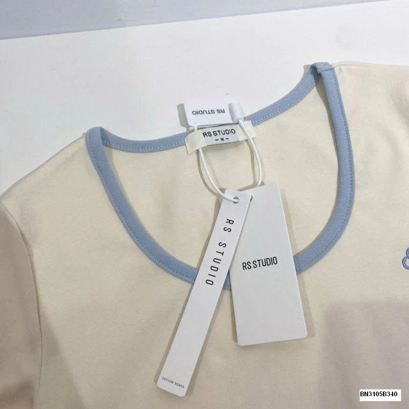 ÁO THUN LOGO HOA TRÀ  RS.STUDIO