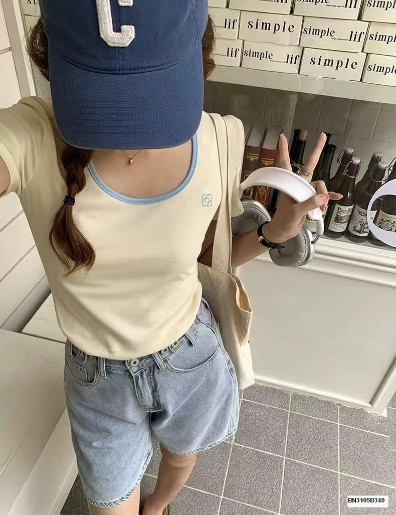 ÁO THUN LOGO HOA TRÀ  RS.STUDIO