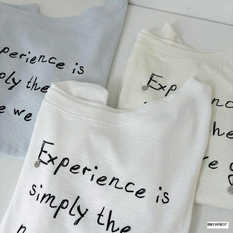 ÁO THUN IN CHỮ CỔ RỘNG  RS.STUDIO