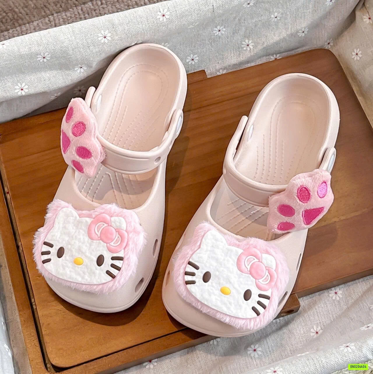 CROCS BỆT CHARM KITTY