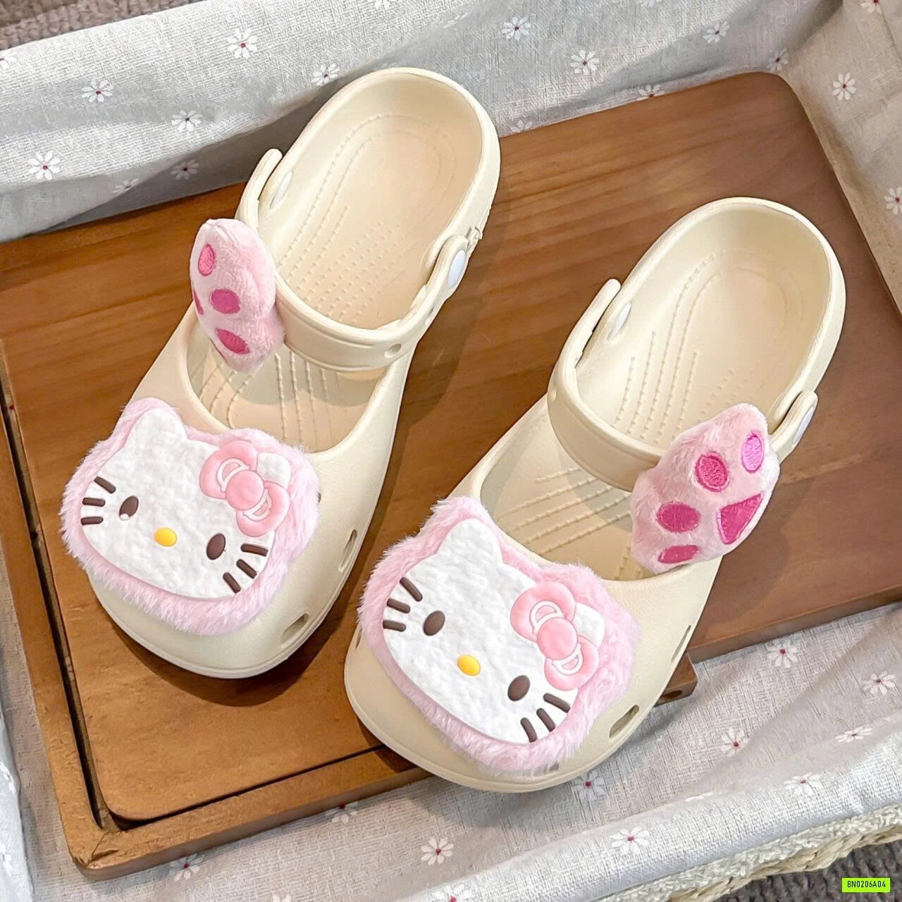 CROCS BỆT CHARM KITTY
