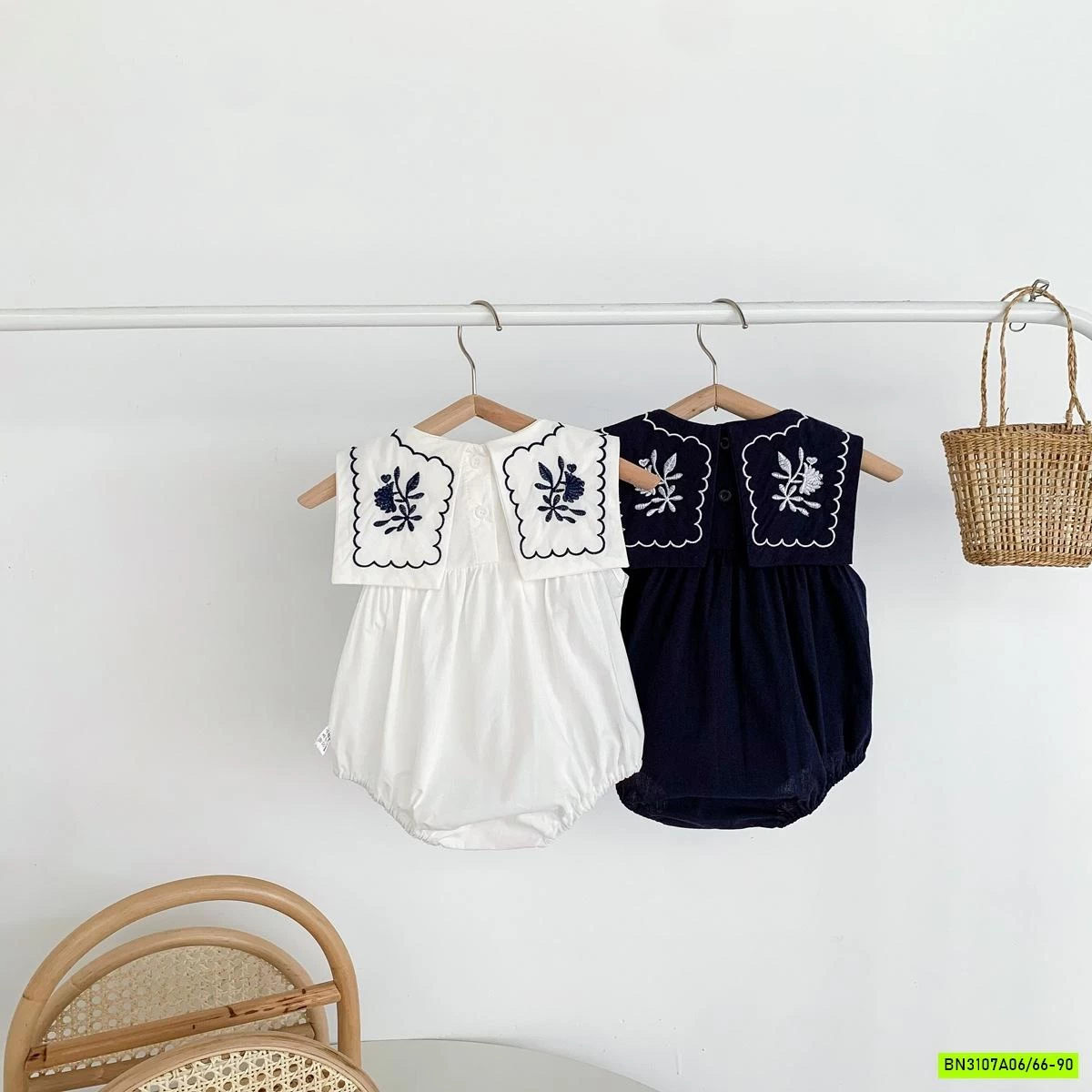 BODY THÔ MỀM CỔ VUÔNG THÊU HOA