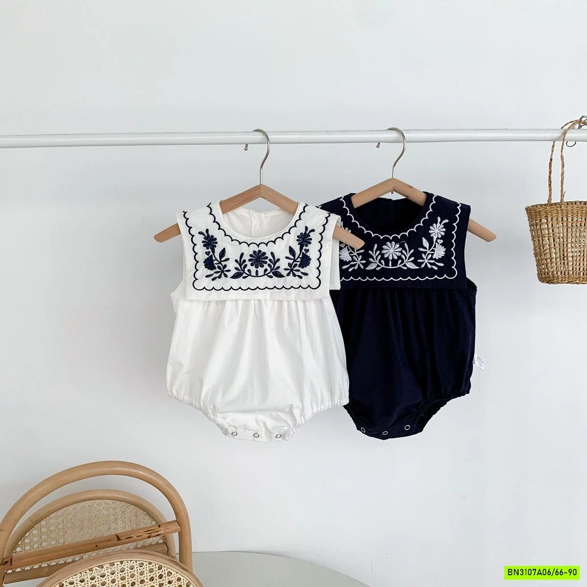 BODY THÔ MỀM CỔ VUÔNG THÊU HOA