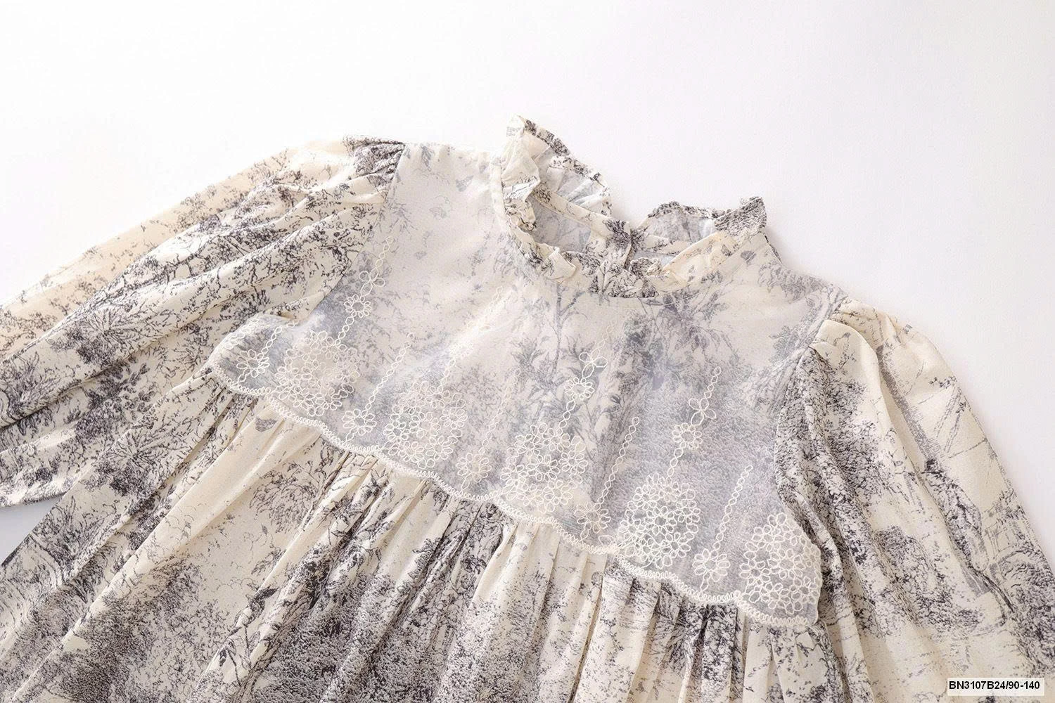 ĐẦM HOA LÁ LOANG MÀU