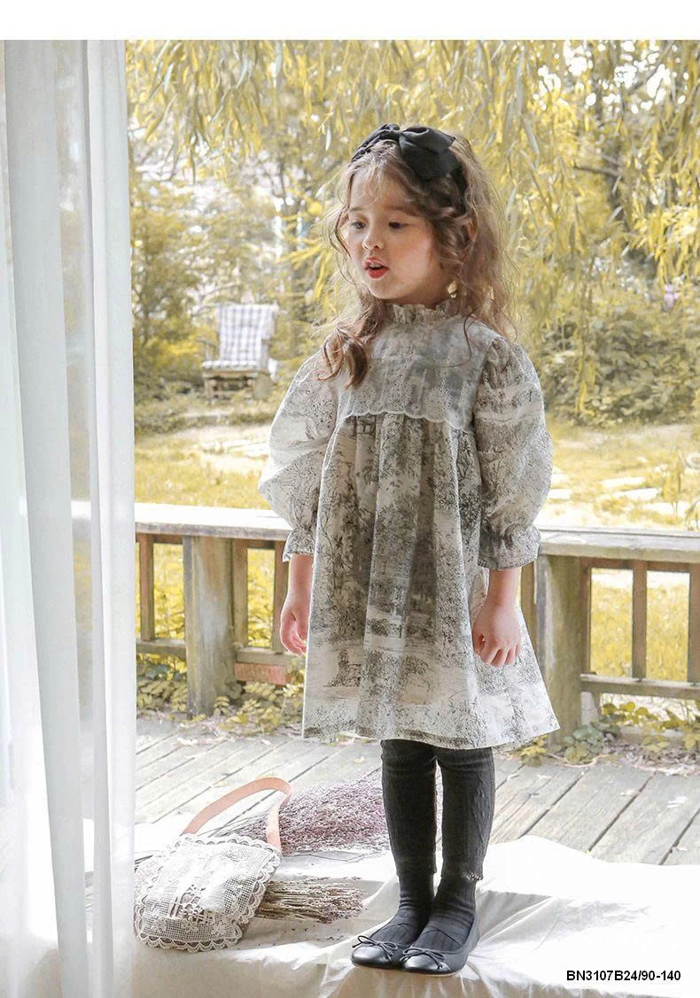 ĐẦM HOA LÁ LOANG MÀU