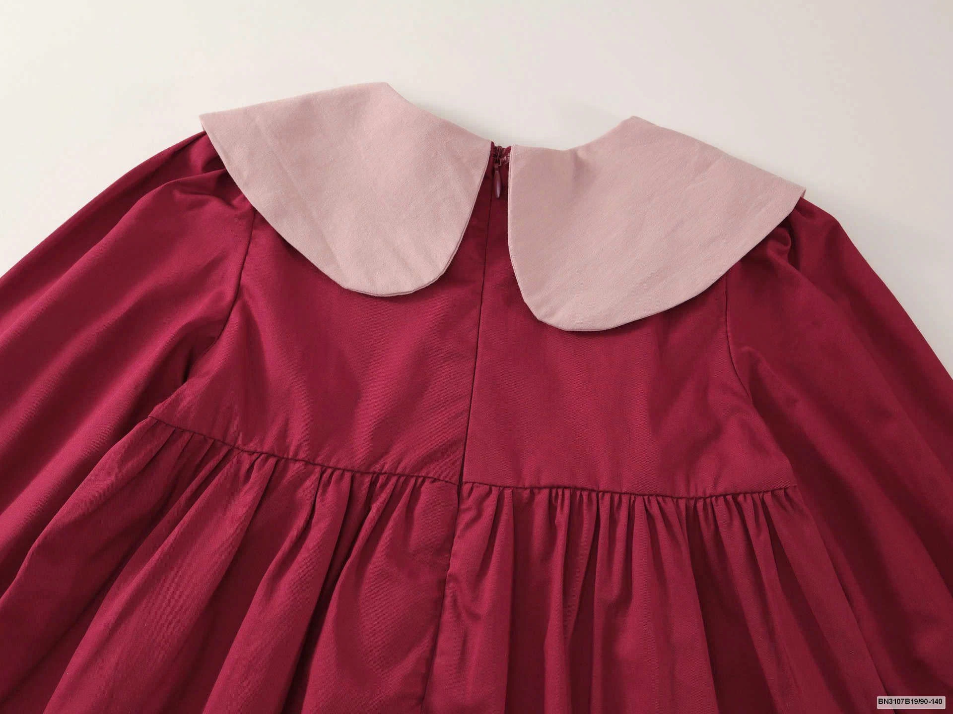 ĐẦM  THÊU HOA NGỰC