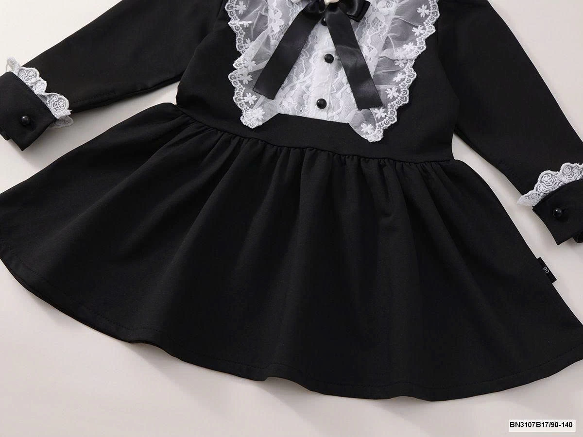 ĐẦM TIỂU THƯ CỔ ĐỨC