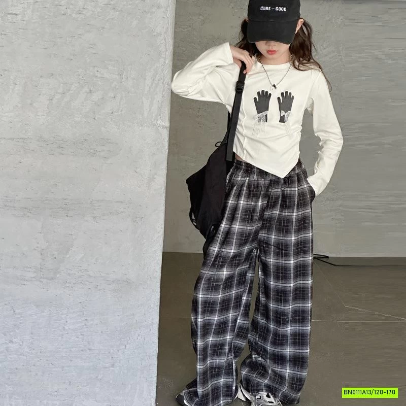 CROPTOP VẠT CHÉO MIX QUẦN SUÔNG CARO