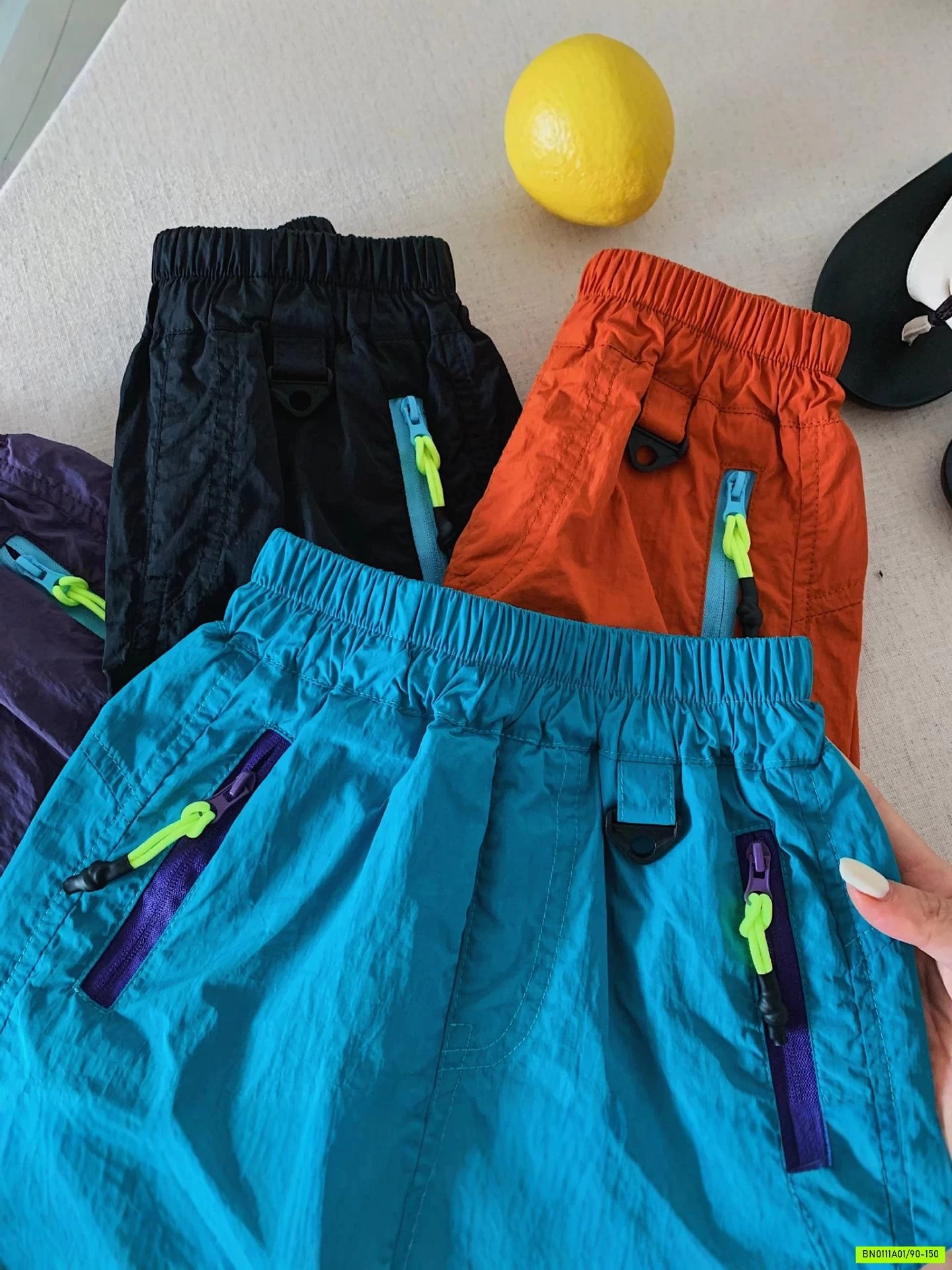 SHORT GIÓ PHỐI MÀU KHÓA