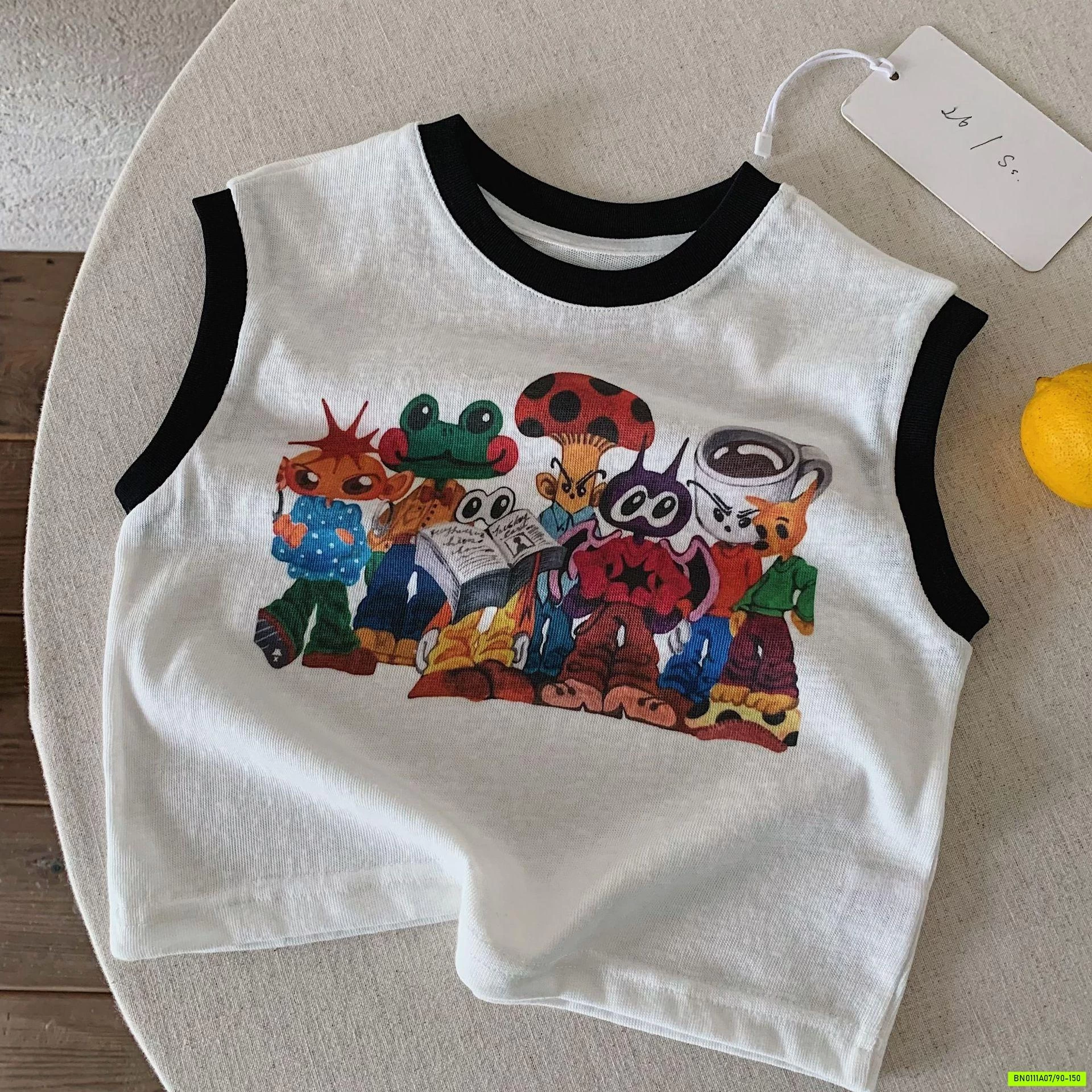 ÁO SÁT NÁCH VIỀN ĐEN IN HÌNH