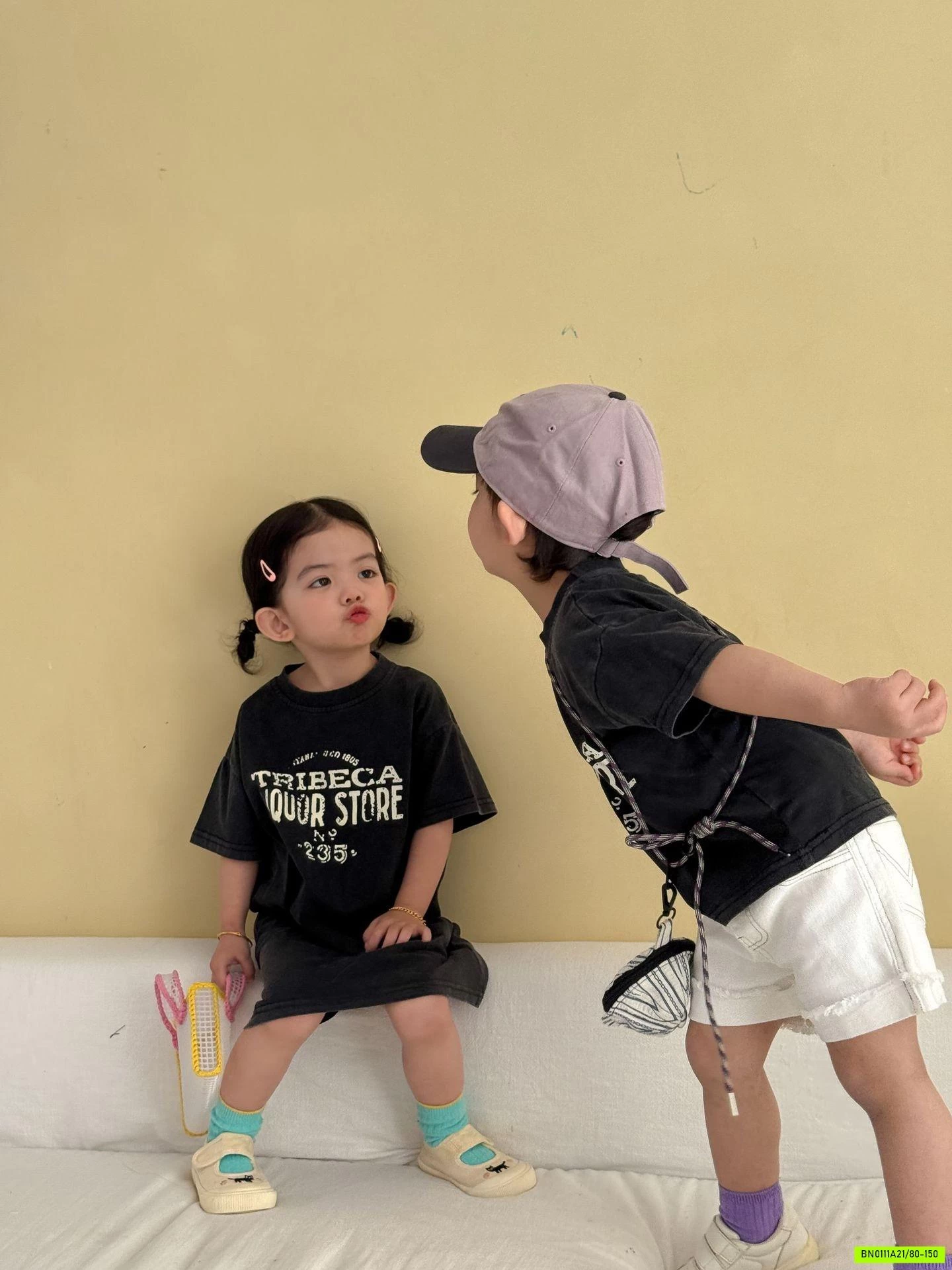 COUPLE VÁY ÁO BẠC IN CHỮ