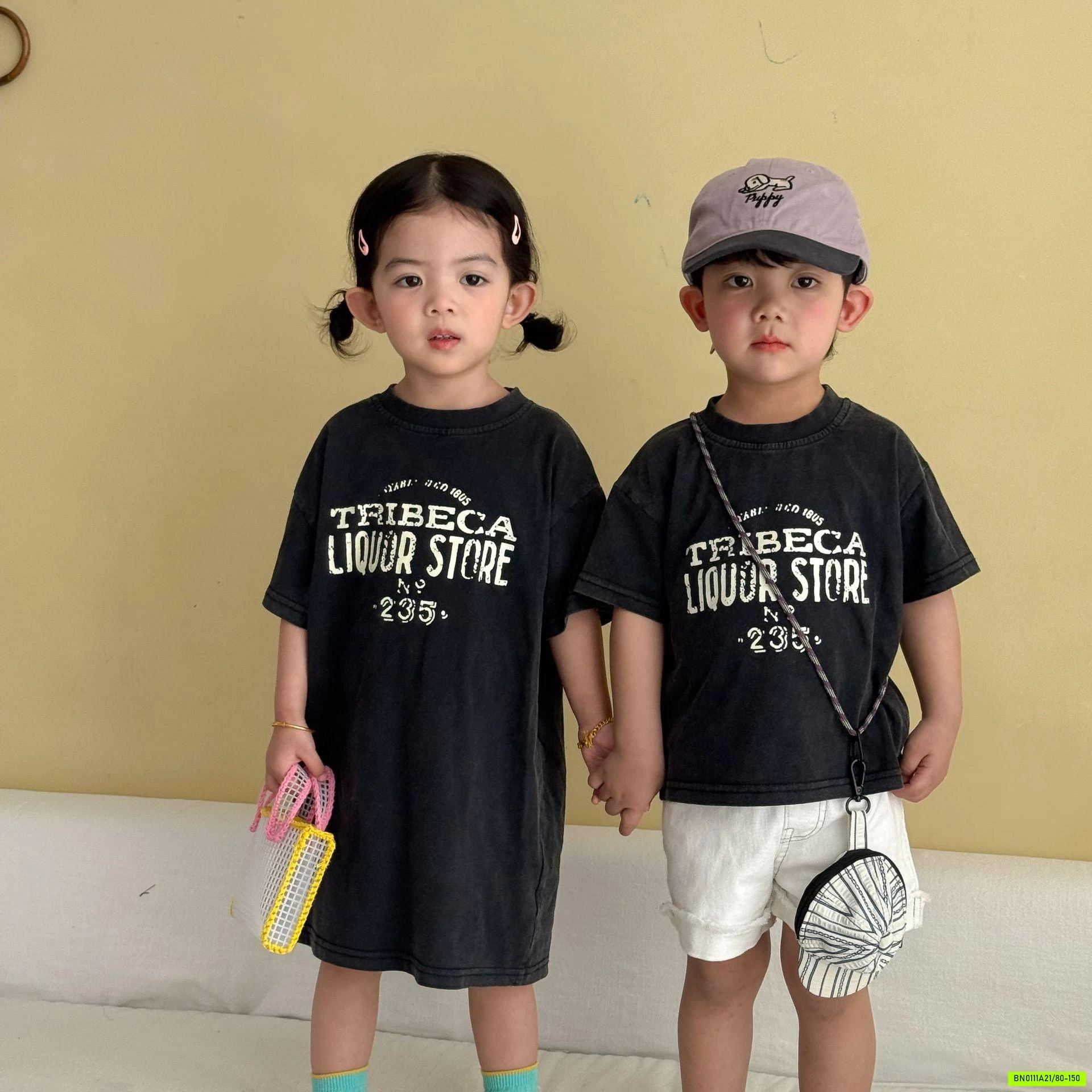 COUPLE VÁY ÁO BẠC IN CHỮ