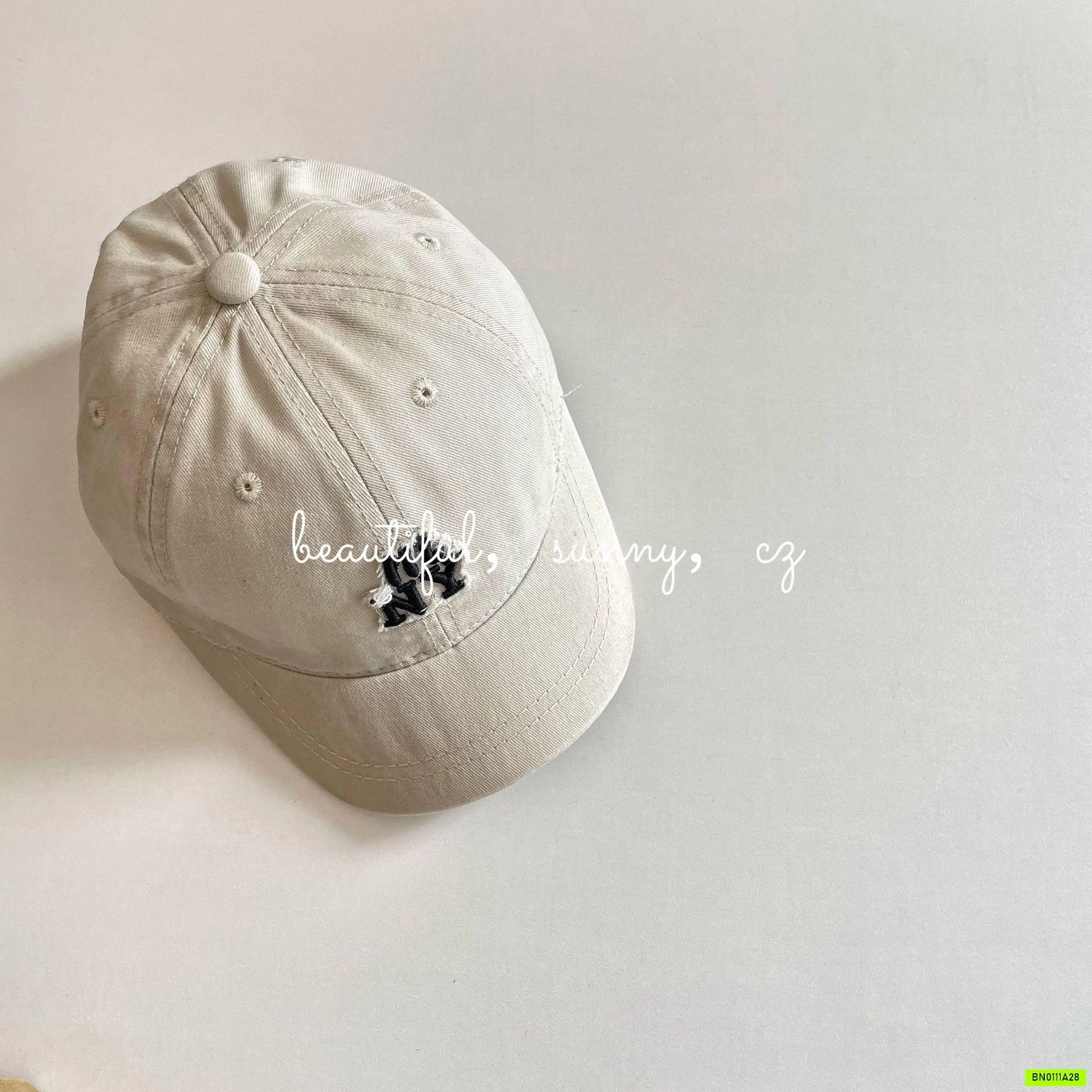 MŨ KẾT THÊU CHỮ VINTAGE