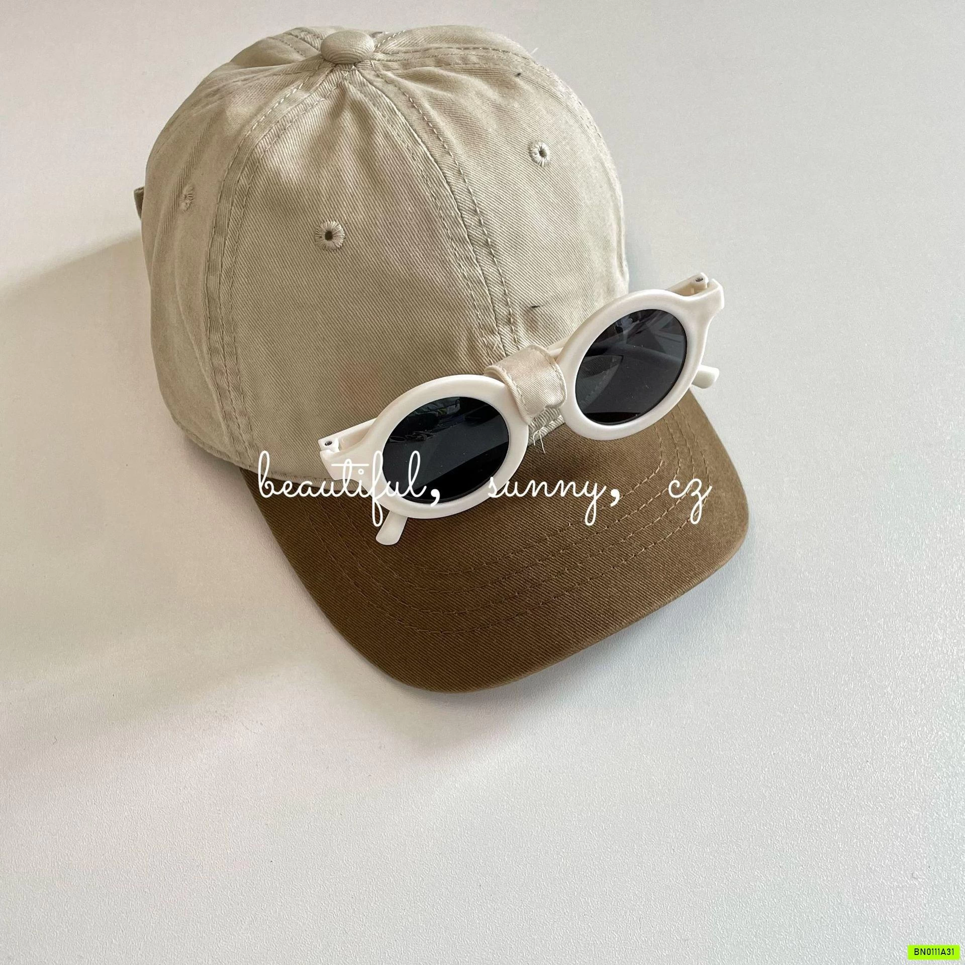 MŨ KẾT KÈM KÍNH
