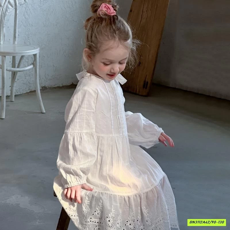 ĐẦM SUÔNG TRẮNG THÊU TIỂU THƯ AMUHOU