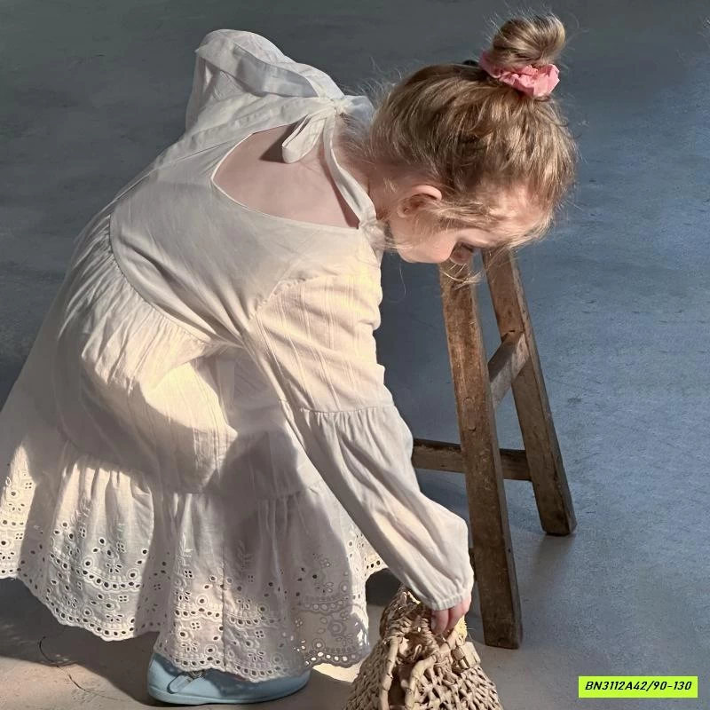 ĐẦM SUÔNG TRẮNG THÊU TIỂU THƯ AMUHOU