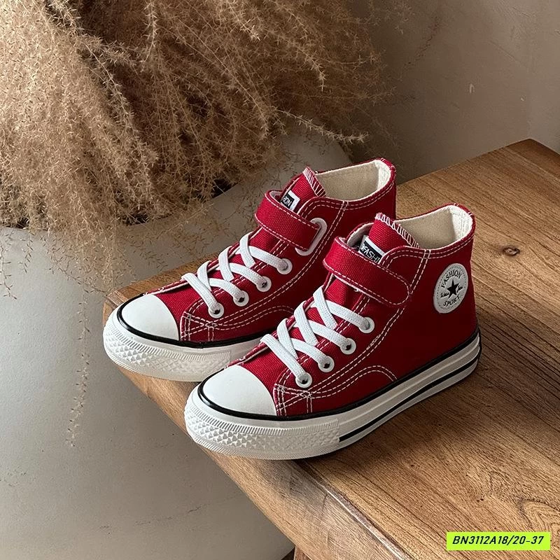 GIÀY THỂ THAO QUAI DÁN