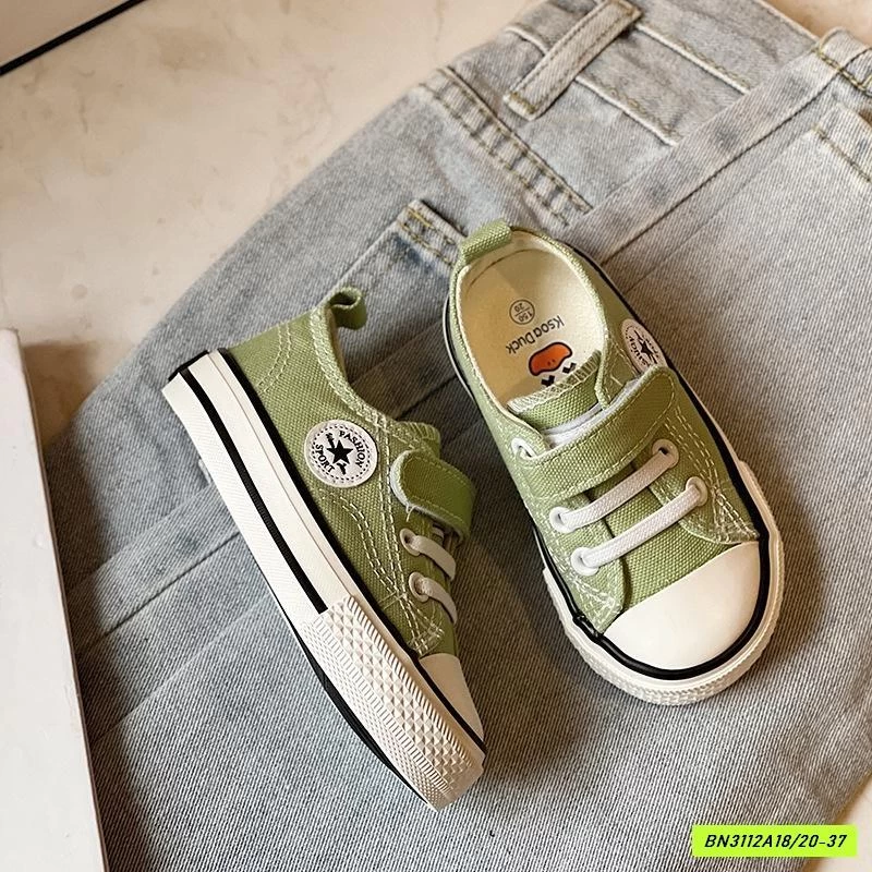 GIÀY THỂ THAO QUAI DÁN