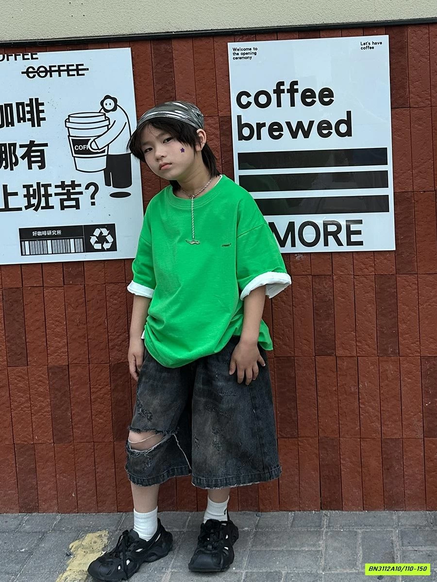 SHORT JEANS RÁCH GỐI ĐEN CÁ TÍNH