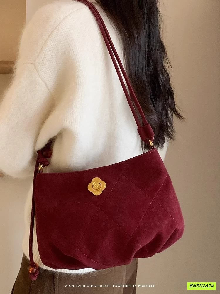 TÚI NHUNG HOA TRÀ VÀNG CHIO2ND