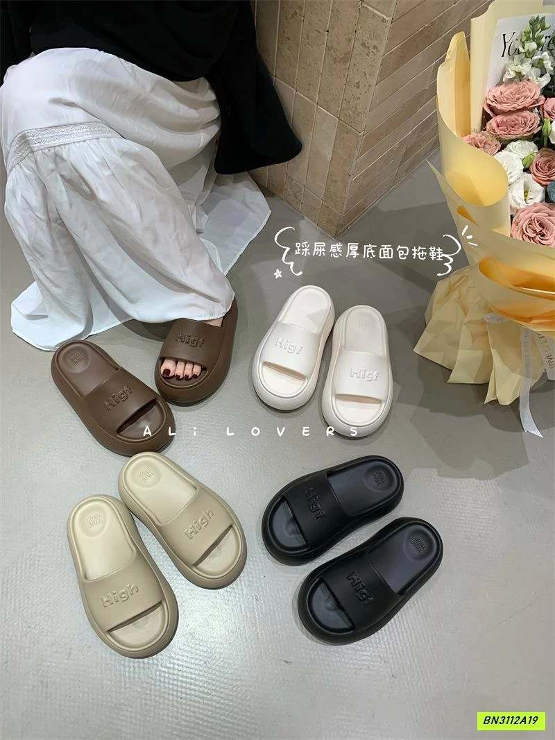 DÉP LÊ ĐẾ BÁNH MỲ