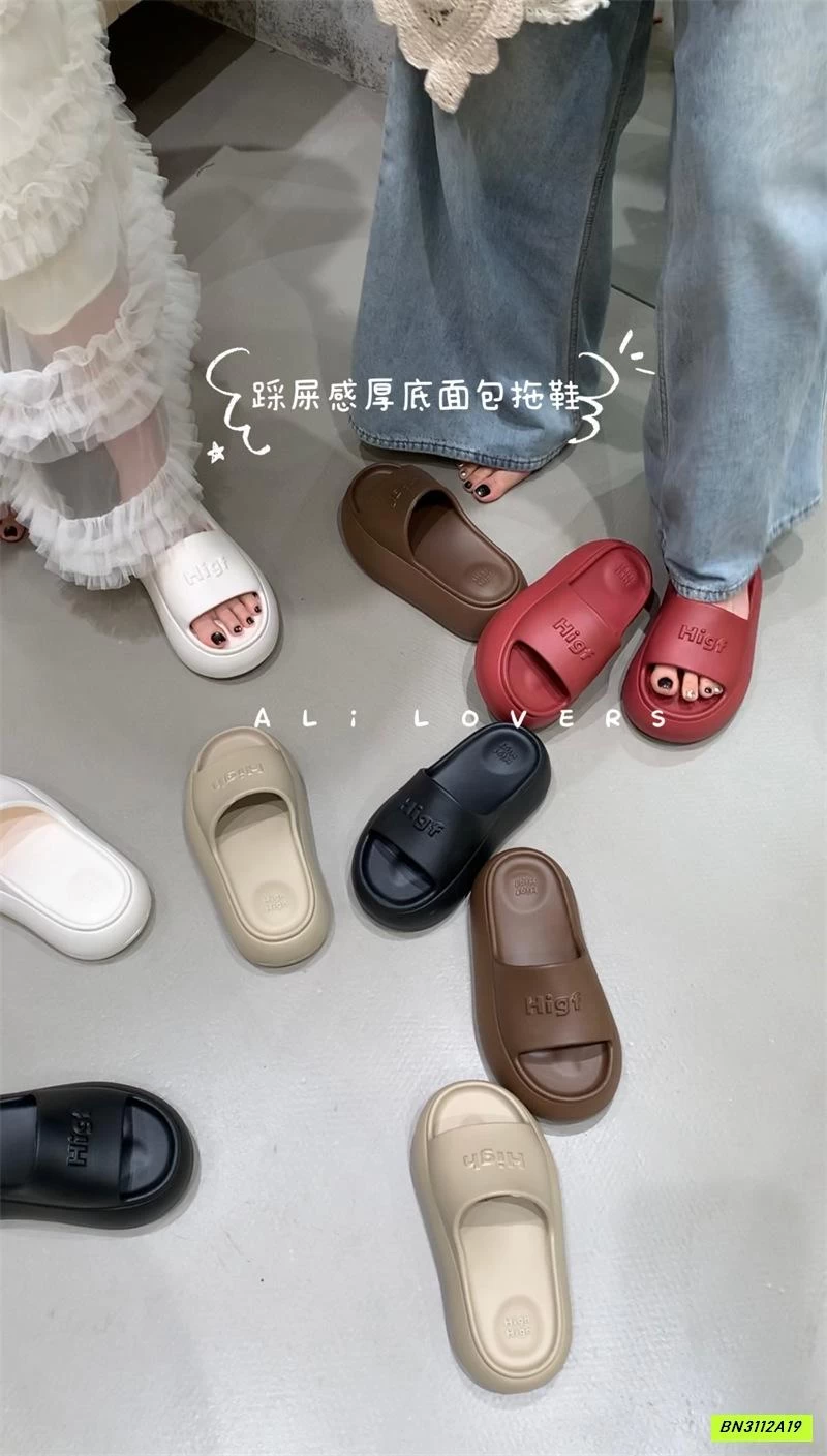 DÉP LÊ ĐẾ BÁNH MỲ