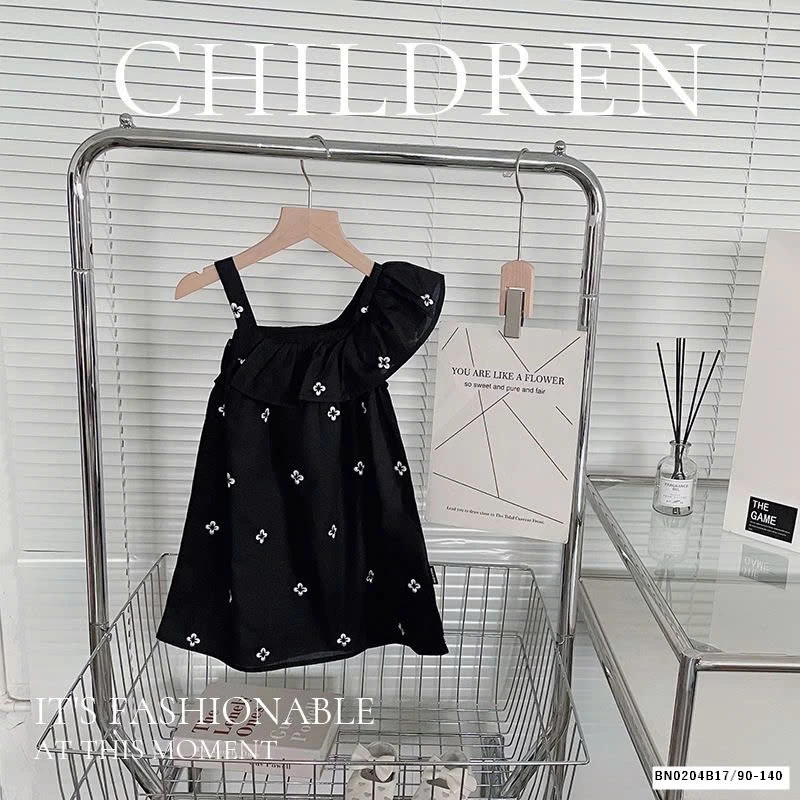 VÁY HOA LỆCH VAI CHO BÉ GÁI