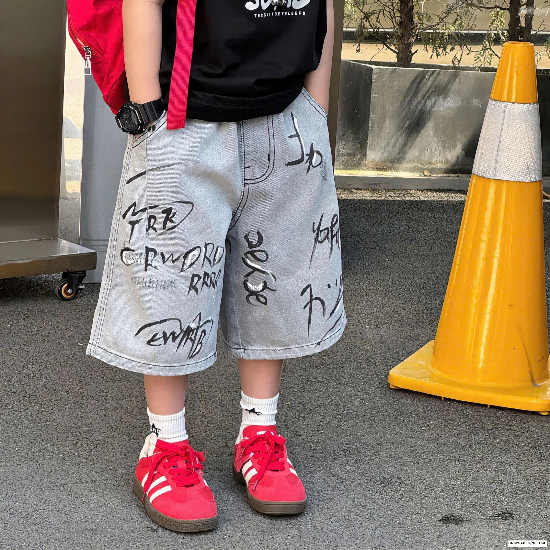 QUẦN SHORT JEAN BẠC MÀU VIẾT CHỮ