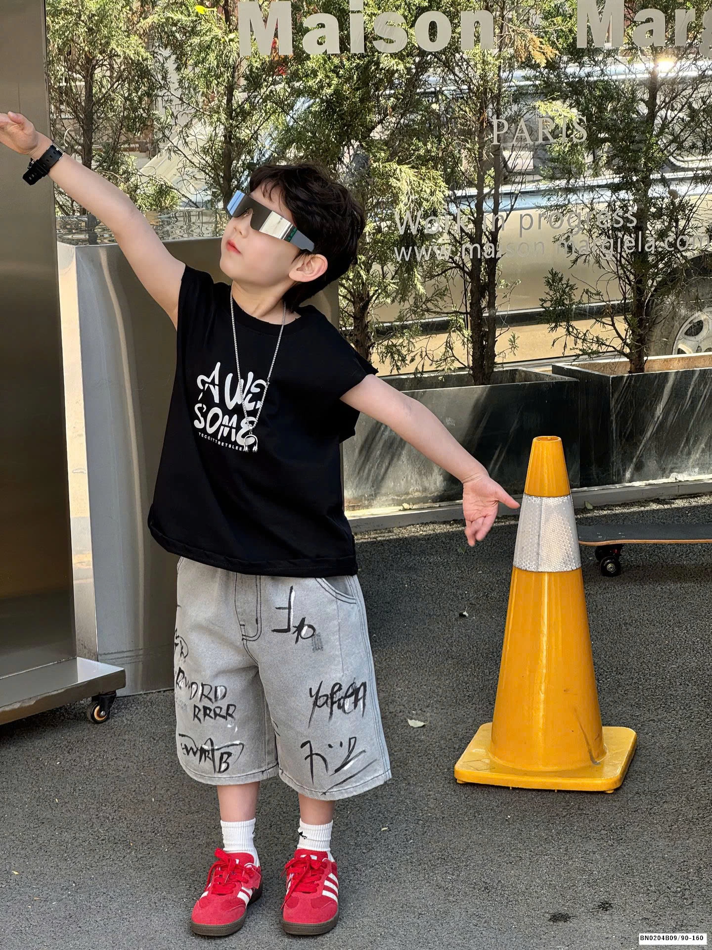 QUẦN SHORT JEAN BẠC MÀU VIẾT CHỮ