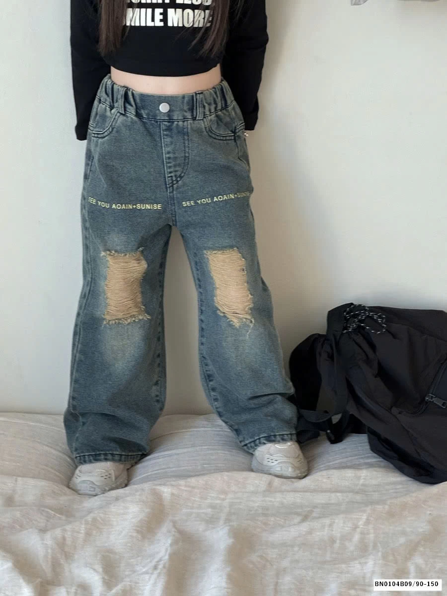 QUẦN JEAN RÁCH IN CHỮ CÁ TÍNH