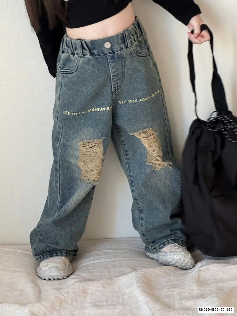 QUẦN JEAN RÁCH IN CHỮ CÁ TÍNH