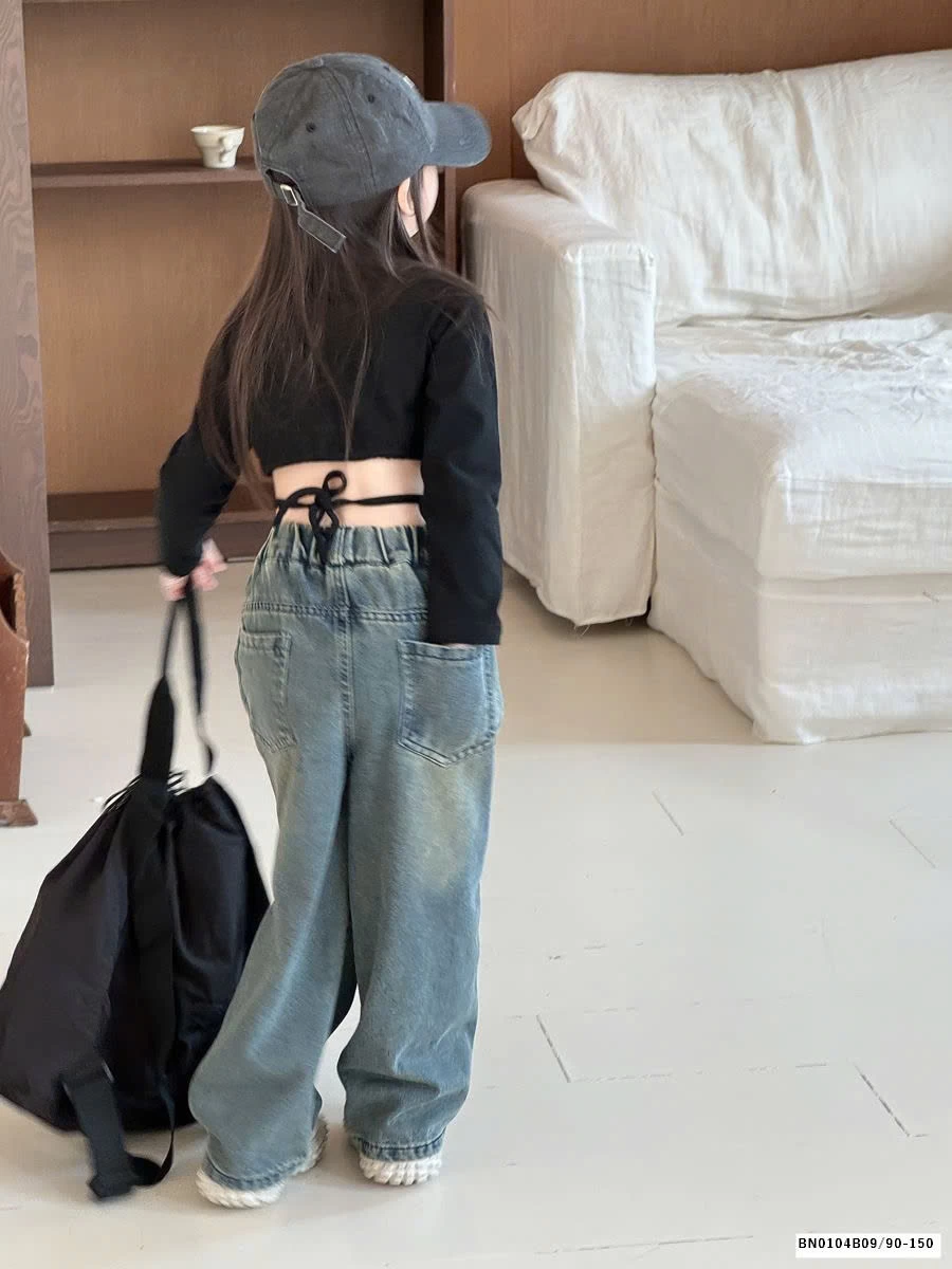 QUẦN JEAN RÁCH IN CHỮ CÁ TÍNH