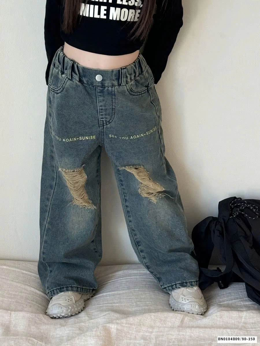 QUẦN JEAN RÁCH IN CHỮ CÁ TÍNH