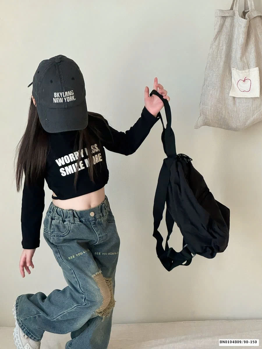 QUẦN JEAN RÁCH IN CHỮ CÁ TÍNH