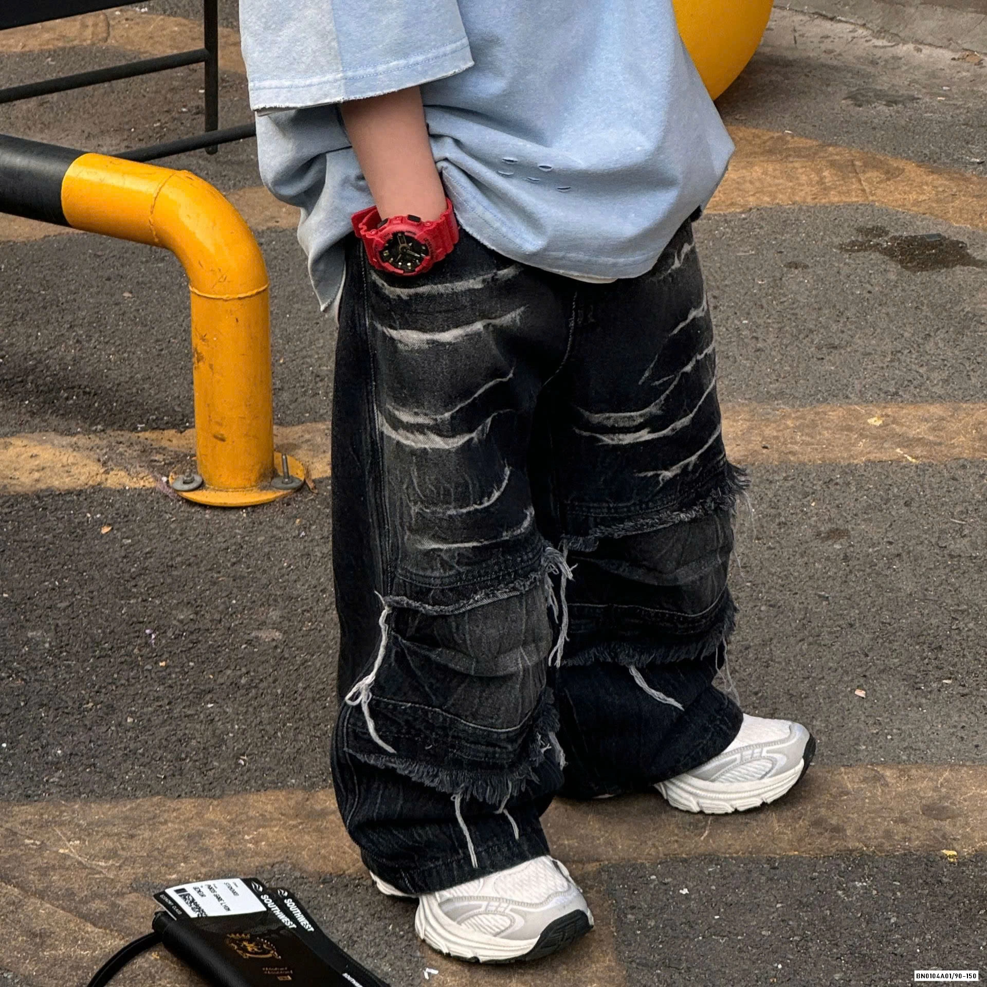 JEANS SUÔNG RÁCH VÁ GỐI