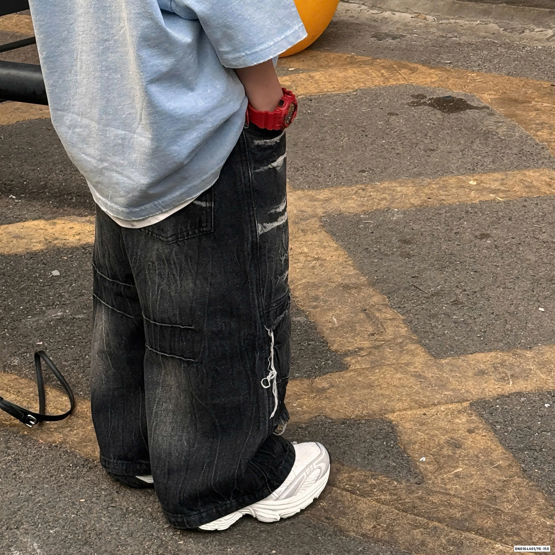 JEANS SUÔNG RÁCH VÁ GỐI