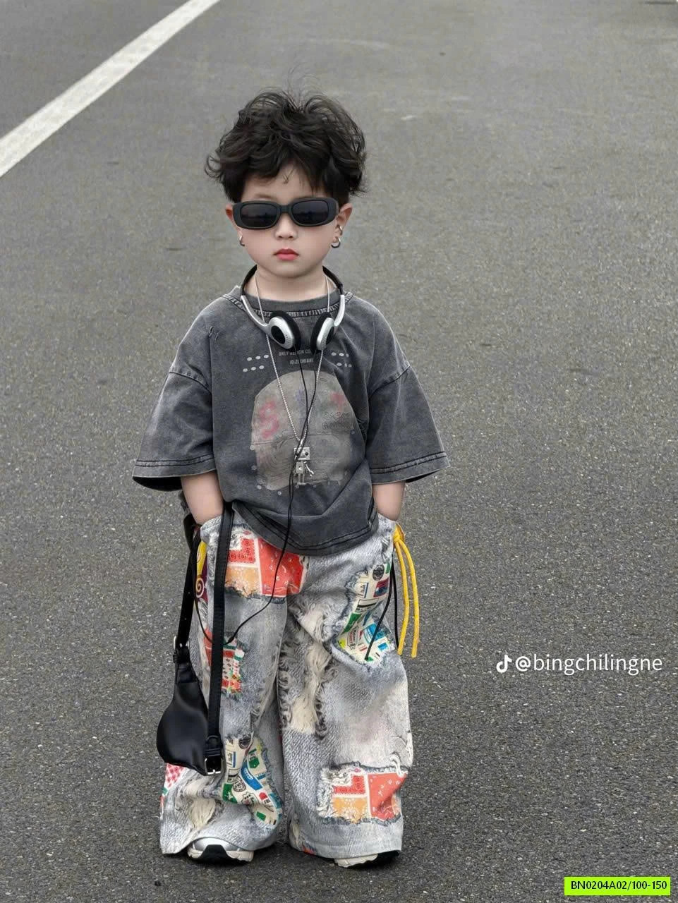 ÁO MŨ MIX QUẦN ỐNG SUÔNG CÁ TÍNH