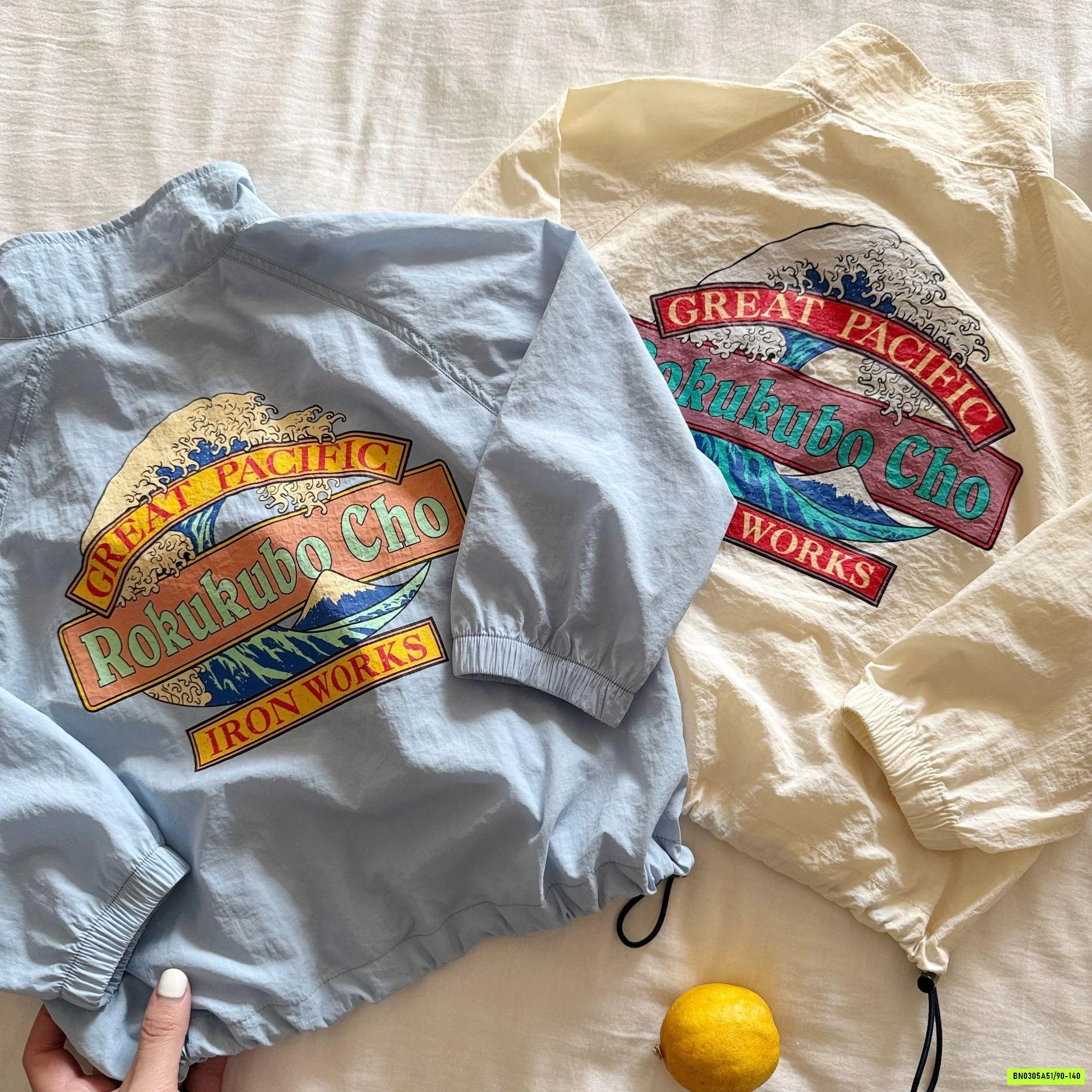 KHOÁC GIÓ CHỐNG NẮNG IN HÌNH LƯNG MMGGBABY