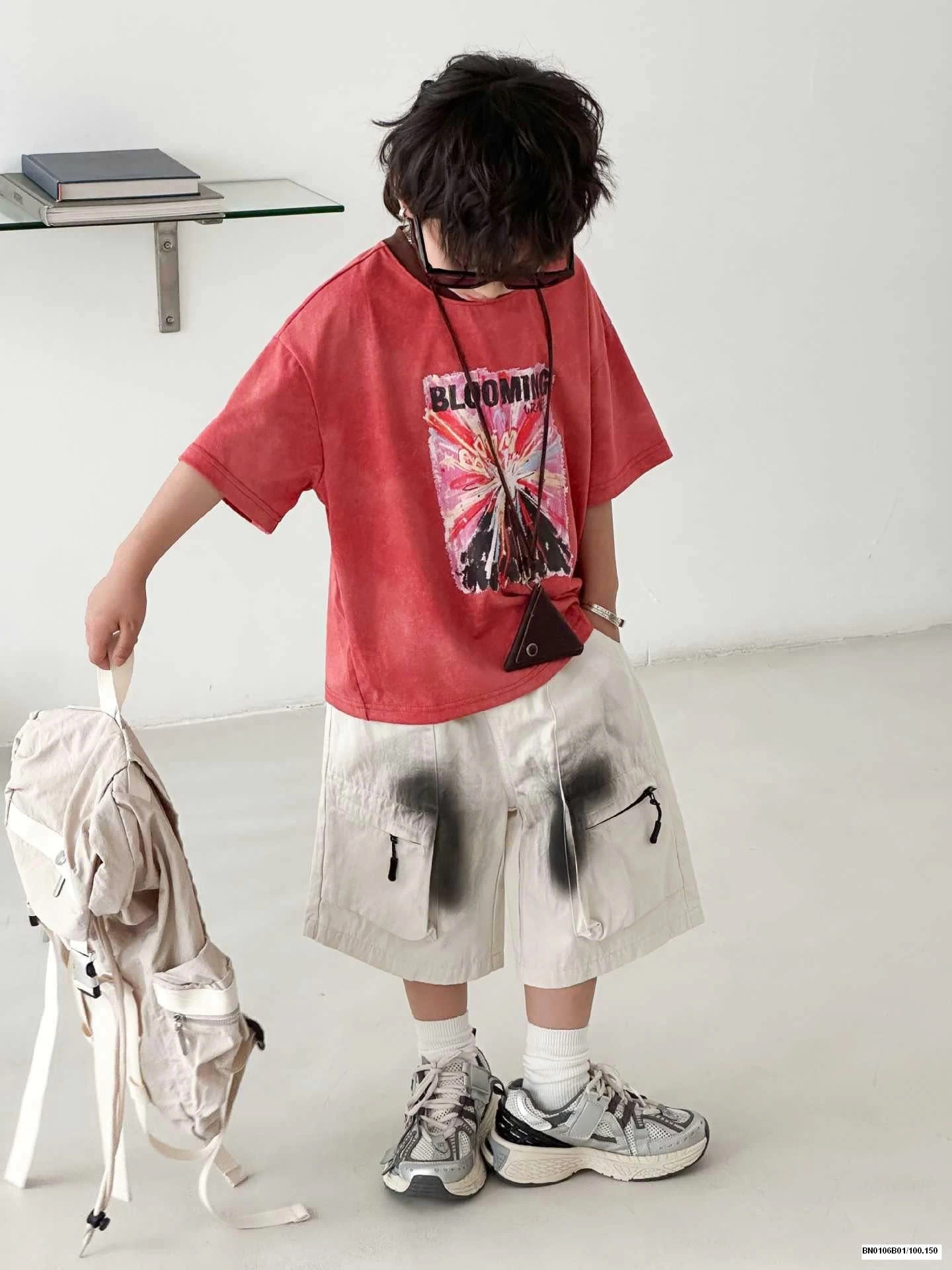 ÁO PHÔNG ĐỎ MIX QUẦN SHORT LOANG MÀU BT