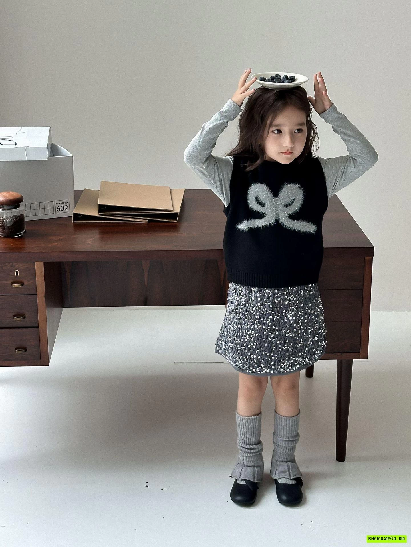 ÁO THUN GÂN NƠ CỔ VIỀN REN