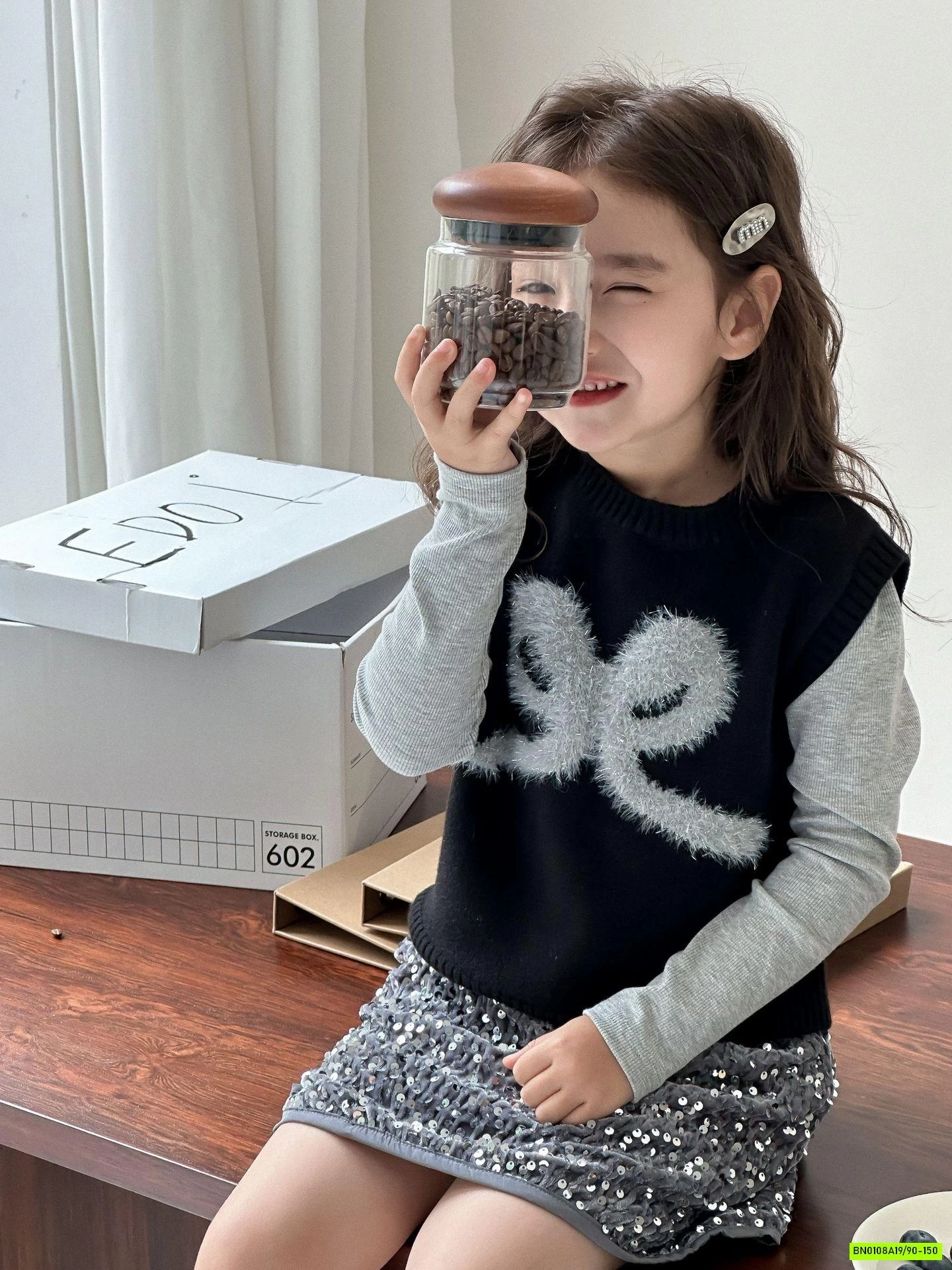 ÁO THUN GÂN NƠ CỔ VIỀN REN