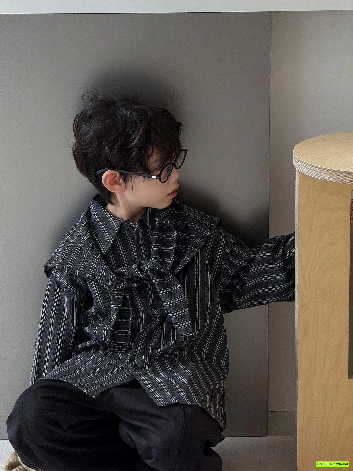 SƠ MI SỌC KÈM KHĂN CHOÀNG