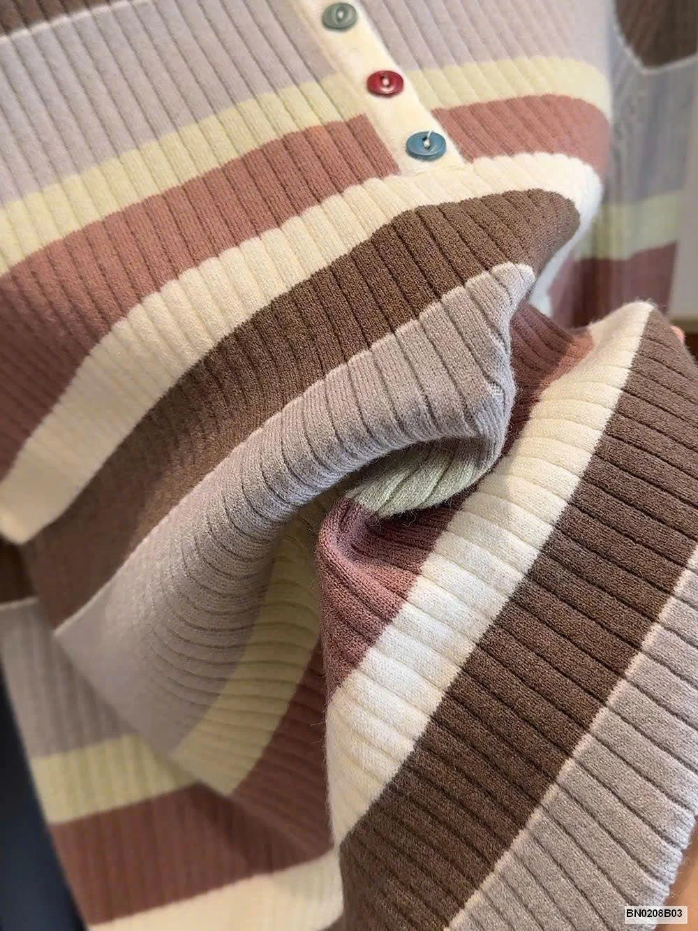 ÁO LEN KẺ SẮC MÀU CÚC NGỰC ANNA